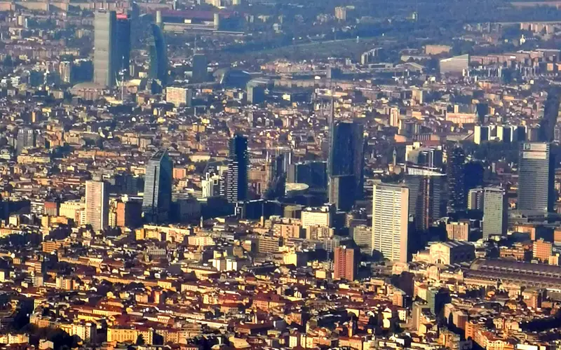 CityLife e i grattacieli di Milano dall'alto