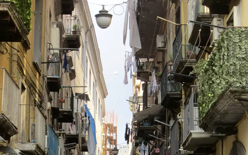 Spaccanapoli, historic centre